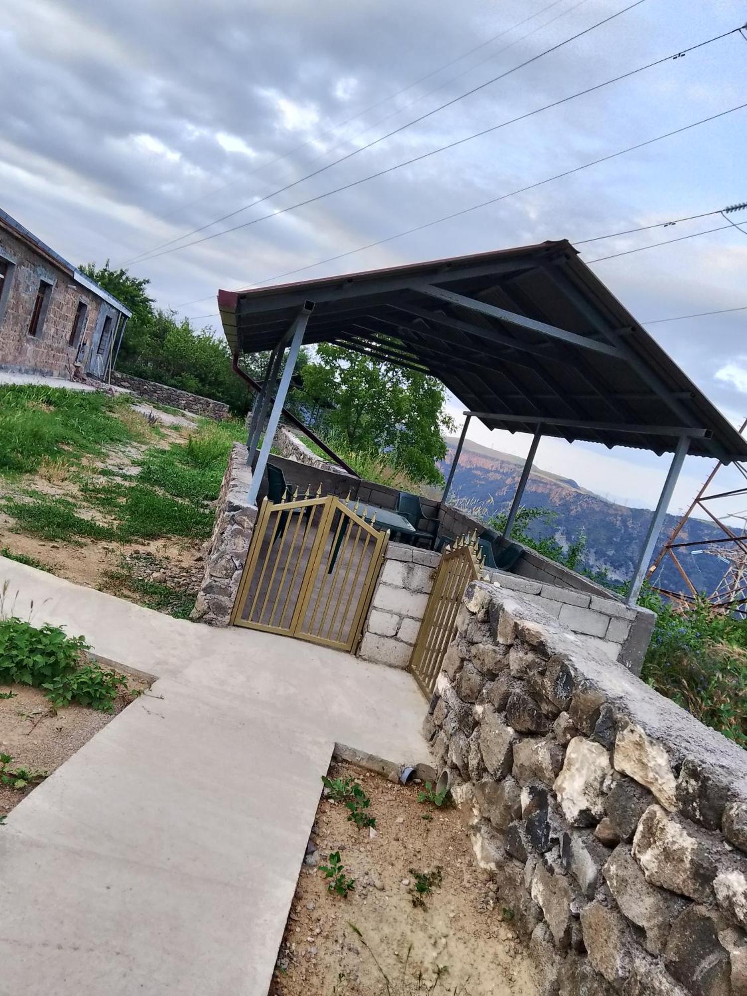 Ksenya B&B Tatev Kültér fotó